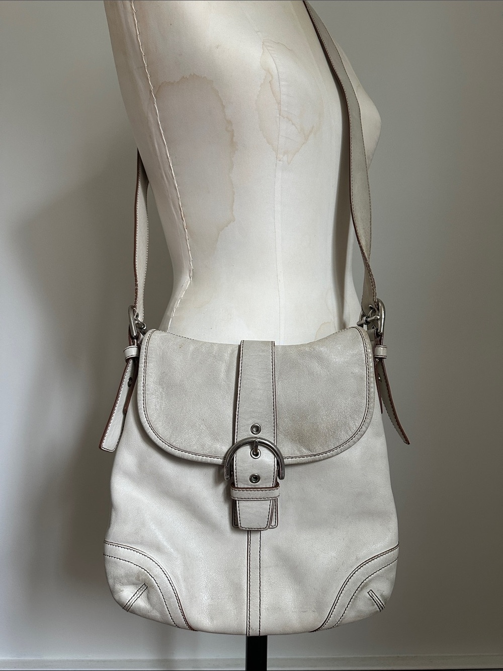 Vintage Coach 9480 Soho Soft Duffle Leather Crossbody Shoulder Bag in Cream READ